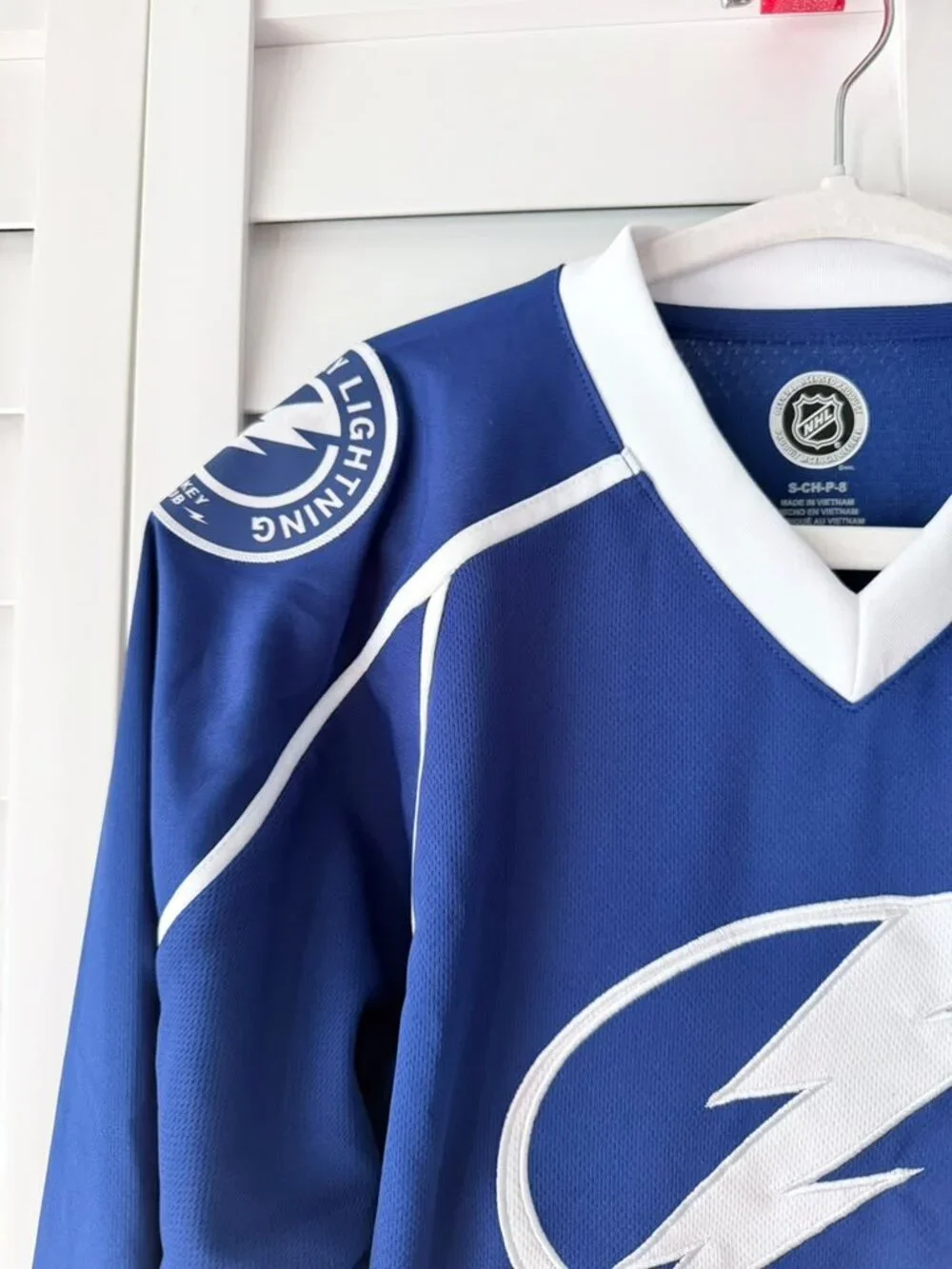 Tampa Bay Lightning NHL Youth Hockey Jersey Blue NWT S-XL